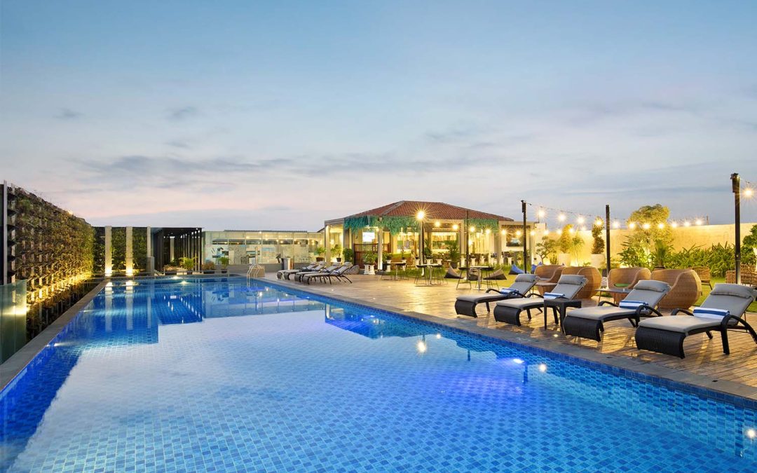 Bar Malioboro: Chill Vibes at 10/10 Pool Bar