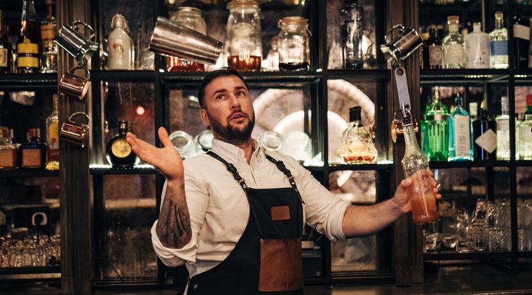 Barista, bartender, mixologist